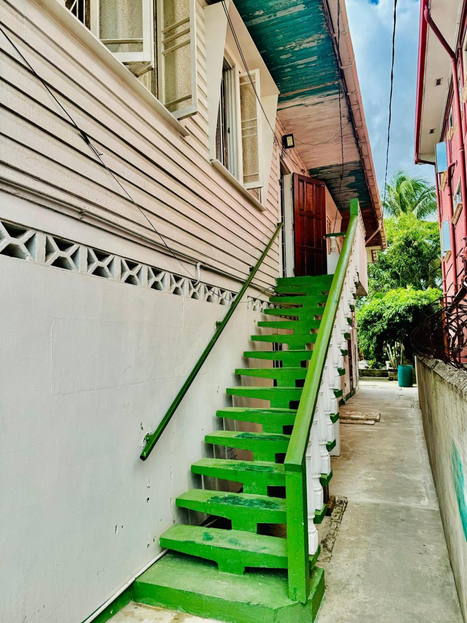 Smith'S Homestay Джорджтаун Экстерьер фото