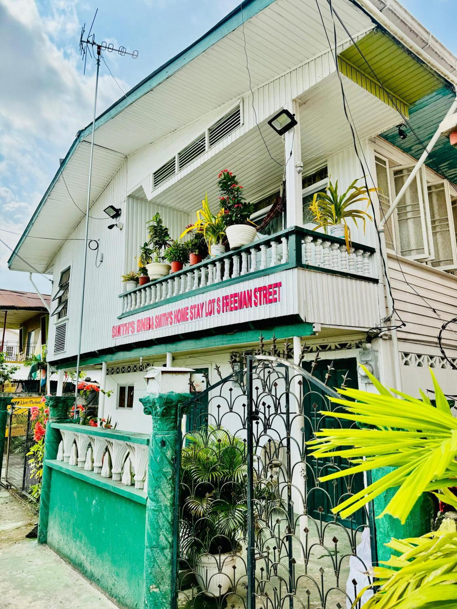 Smith'S Homestay Джорджтаун Экстерьер фото